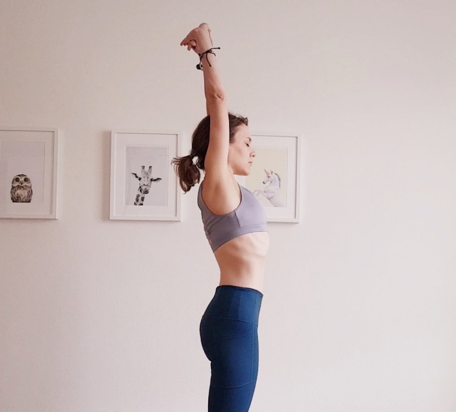 Florina Vilciu home practice yoga Iyengar style